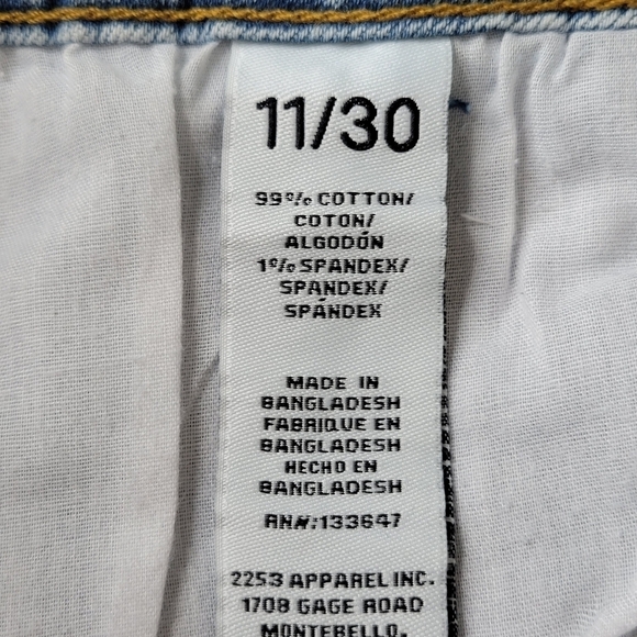 Ariya Jean Shorts Women Size 11/30 Curvy High Rise Raw Frayed Hem Denim New - Picture 7 of 13